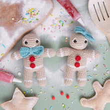 Load image into Gallery viewer, Docrafts-Simply Make Christmas Gingerbread Duo Crochet Kit
