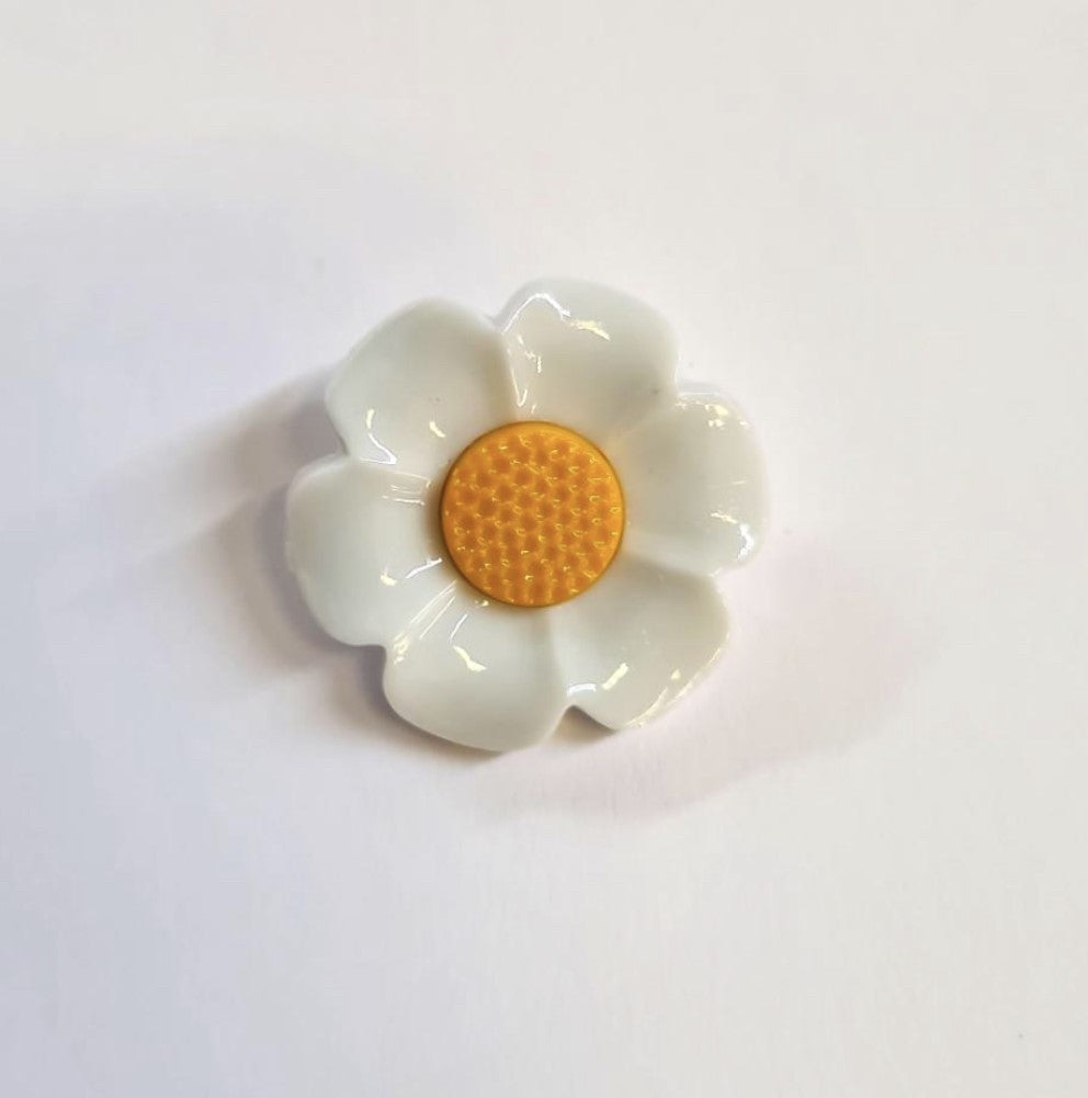 Daisy Shank Buttons 18mm, 21mm and 40mm